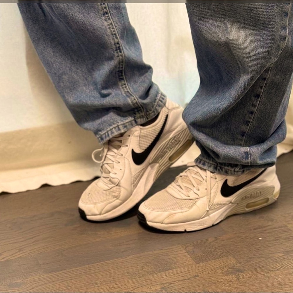 The cutest Nike Air Max 90 white and black sneakers.